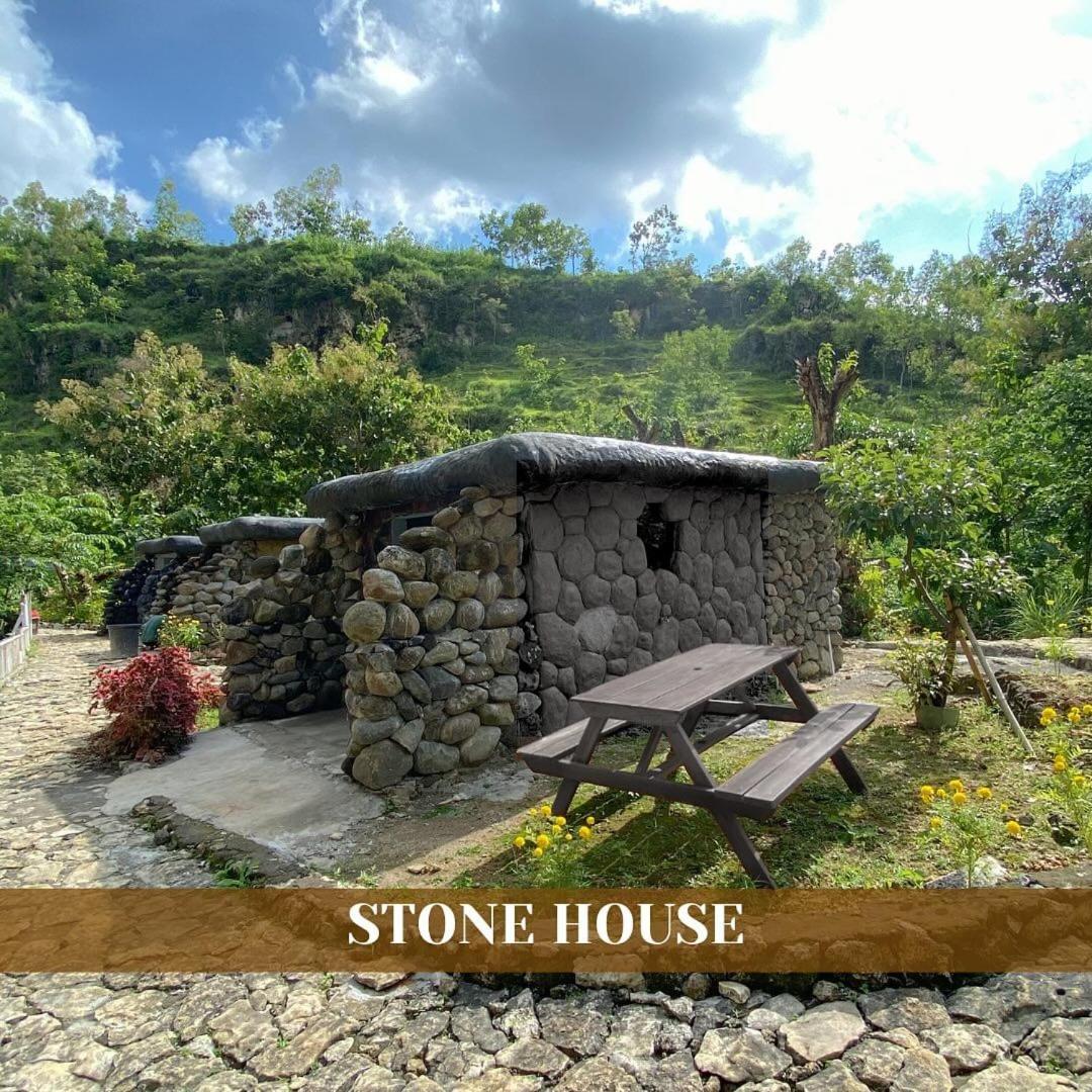 Karangwetan Paleo Stone Age酒店 外观 照片