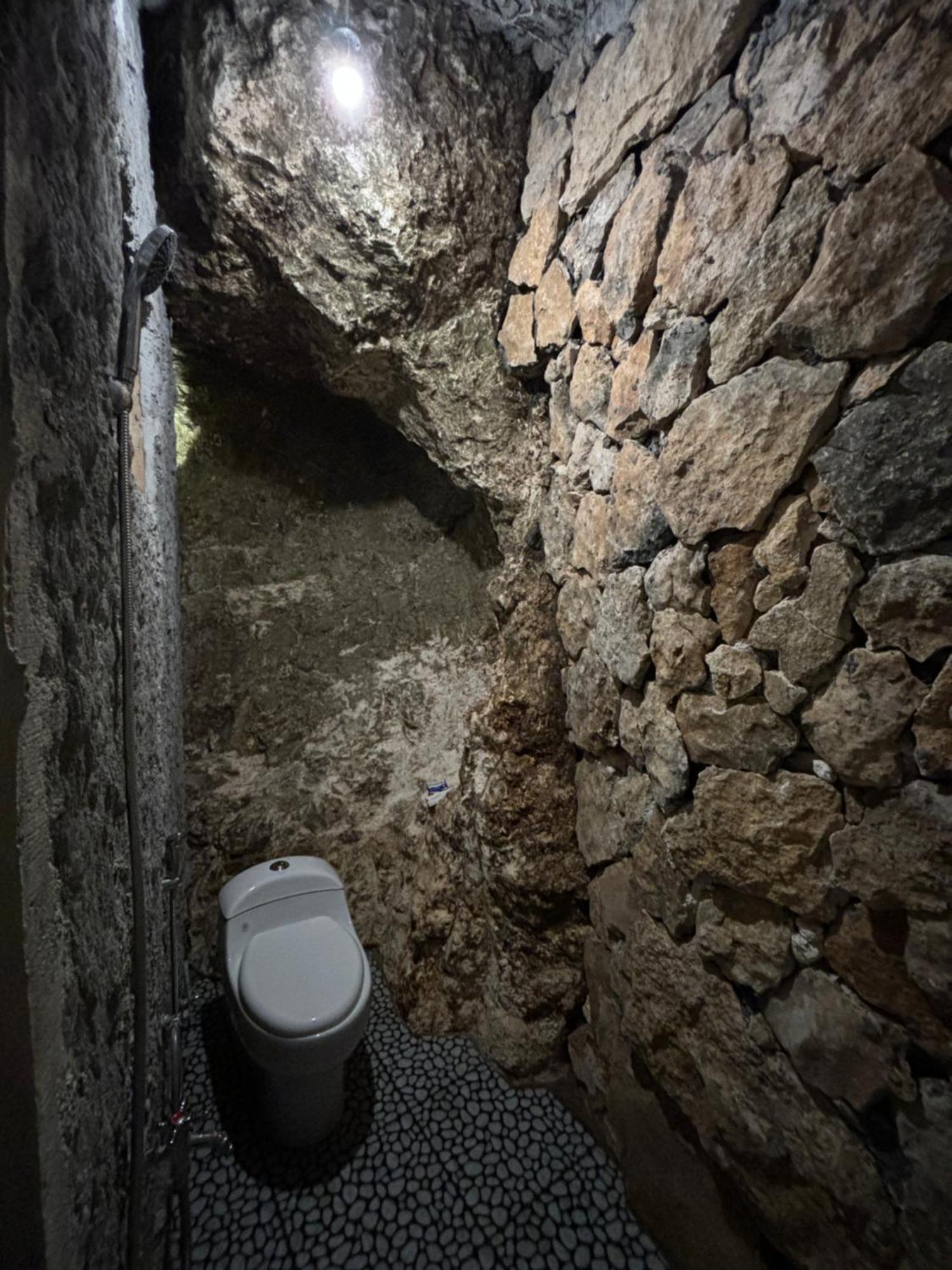 Karangwetan Paleo Stone Age酒店 外观 照片