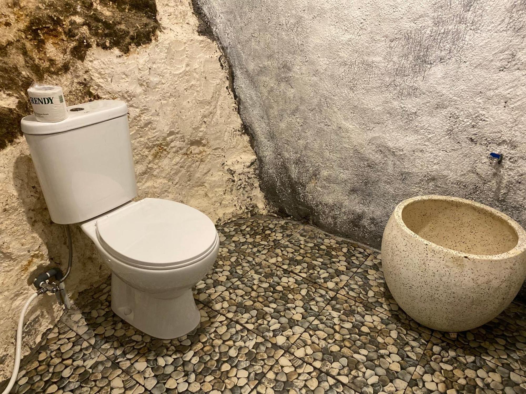 Karangwetan Paleo Stone Age酒店 外观 照片